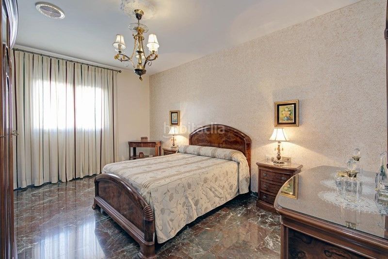 Foto c5e2e847-9172-4cde-8976-d52525ea589f. Casa amb aparcament a Padul