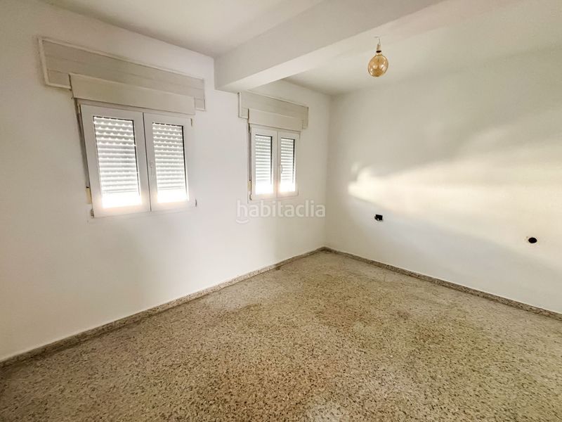 Foto c6fb3fe2-6b22-4b6a-8b4d-39beaa0133ba. Casa adossada a Atarfe