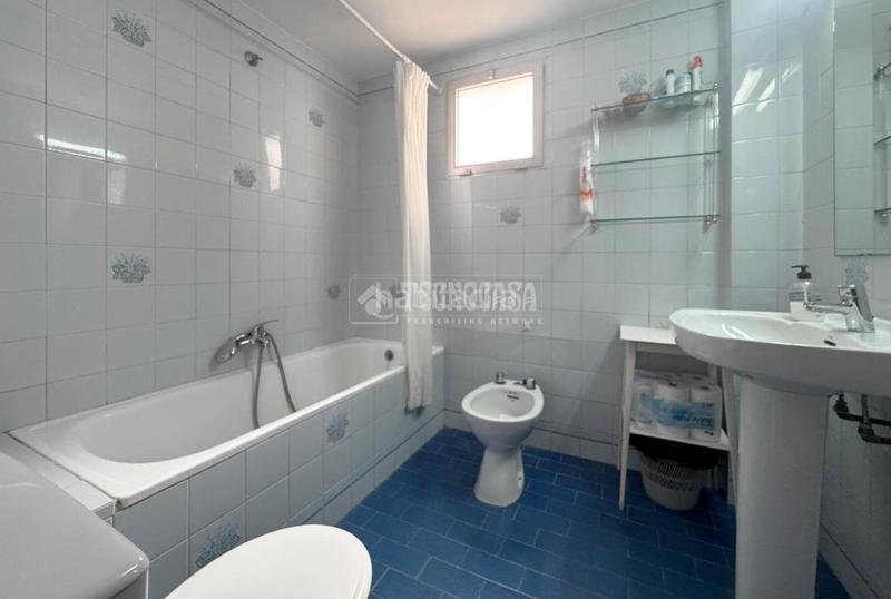 Foto d4e29886-40bd-45c8-a2a5-fc3436abe180. Etagenwohnung in El Bajondillo Torremolinos