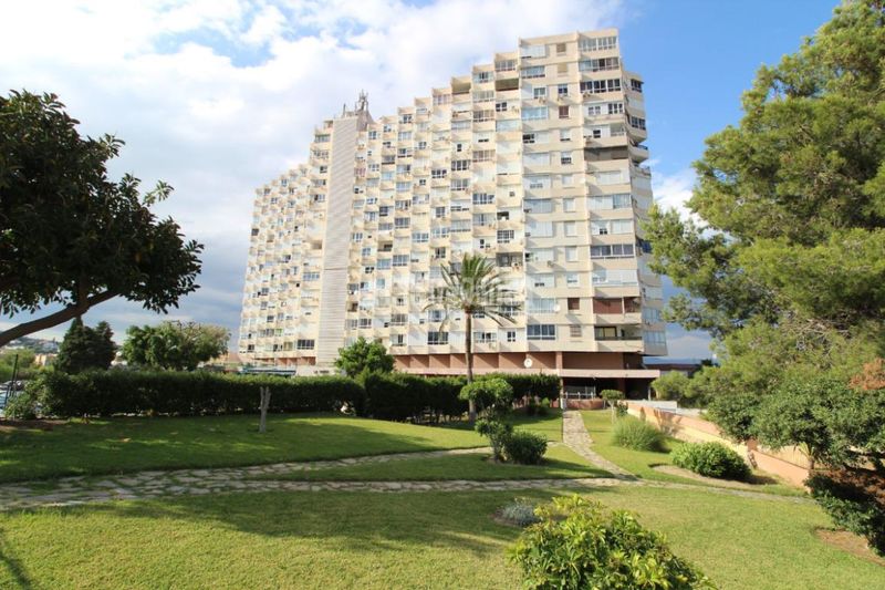 Foto 94974850-f1a5-4a0b-8f0f-f85db4efd73d. Pis amb calefacció aparcament a La Colina Torremolinos