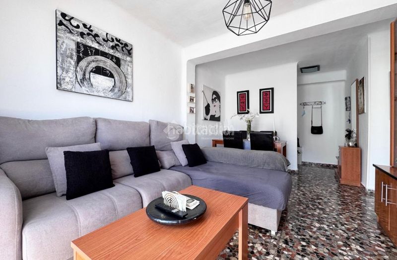Foto 79dbc5d9-f2d9-4de5-aba5-7899dfac2bfd. Piso  en venta en Ayuntamiento Torremolinos