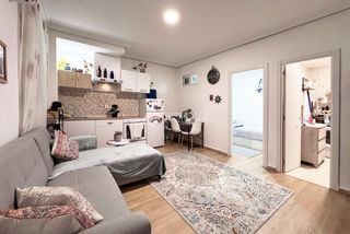 Flat  Av. de los manantiales. Piso en venta en torremolinos