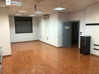 Local commercial en Fgares. Amplio local comercial en venta