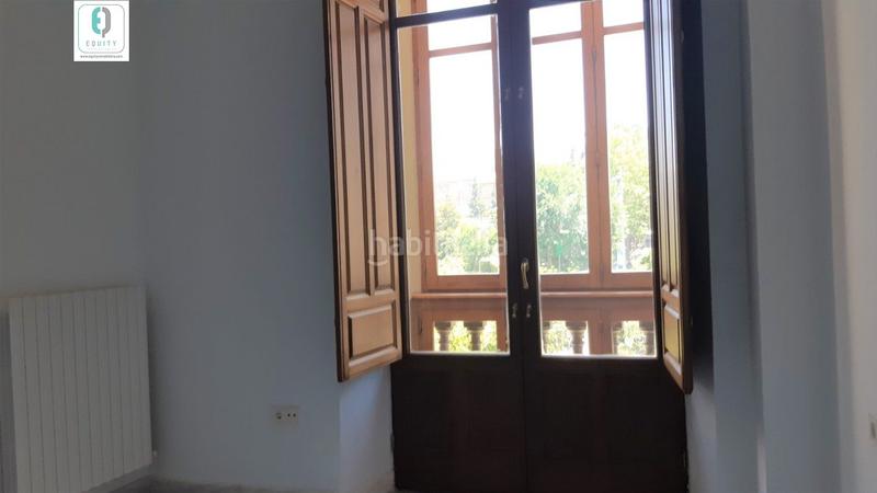 Foto d3b03db3-da5f-4c50-b46f-a72e9a034bf0. Miete büro mit heizung in Centro - Sagrario Granada
