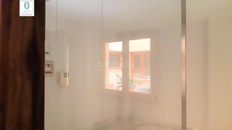 Foto f66418f4-986c-4817-84c4-e165e41e3396. Miete büro mit heizung in Centro - Sagrario Granada