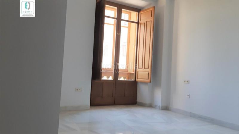 Foto 5137b9b5-f07f-48ec-bfbe-08e3463e4676. Rent office space with heating in Centro - Sagrario Granada