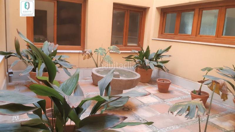 Foto 917ab448-b431-4f04-a769-f39d4ad2b35c. Rent office space with heating in Centro - Sagrario Granada