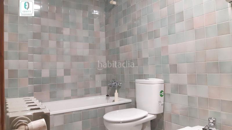 Foto d19c5db7-a5ea-41d9-b33a-077a66e67fb2. Rent office space with heating in Centro - Sagrario Granada