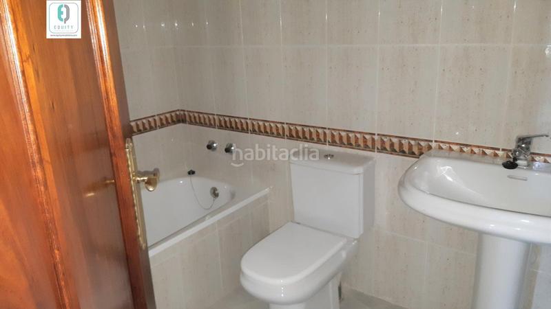 Foto d86e7bd8-f046-439f-a617-90eb130ccc38. Rent office space with heating in Centro - Sagrario Granada