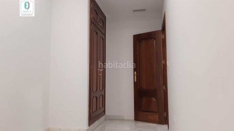Foto ffbb41e9-8e3d-4654-a98c-665de7146b66. Rent office space with heating in Centro - Sagrario Granada