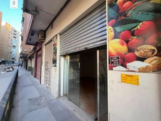 Location Local commercial à Fígares