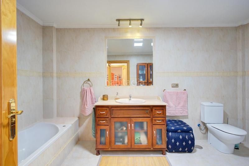 Foto e5cf8bfe-620d-49aa-8040-3fd251b47a61. Xalet amb calefacció aparcament piscina a Barrio de la Vega Monachil
