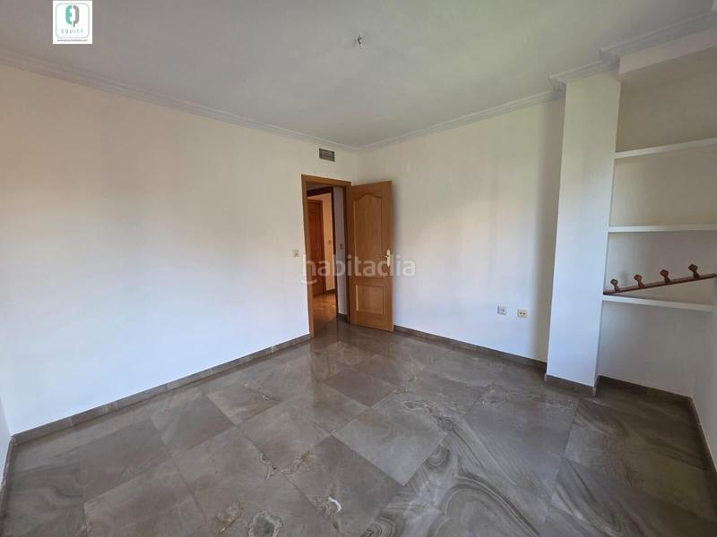Foto 2d0f9662-d12a-4060-8d0d-3dba758734e7. Location attique avec chauffage dans Rosaleda - Juventud Granada