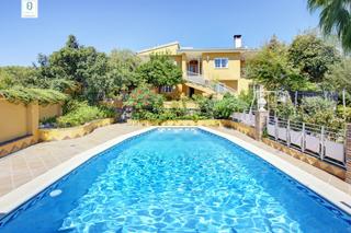 Xalet en Alfacar. Exclusivo chalet independiente en venta  dos viviendas en una, i