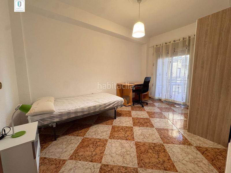 Foto d4215439-ae06-4472-9c87-4d9dc8e32110. Location appartement avec chauffage dans Camino de Ronda Granada