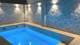Casa aparellada a Cúllar Vega. Preciosa casa con piscina propia en el centro de cullar vega!!!