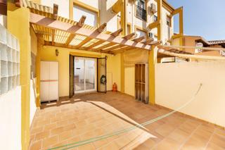 Appartement à Híjar. Piso de dos dormitorios con gran terraza, garaje y trastero