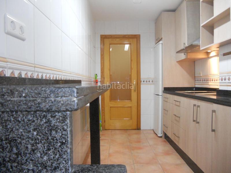 Foto 875d05f1-75c9-4e66-b4ba-a51b136a0549. Pis amb calefacció aparcament piscina a Gójar