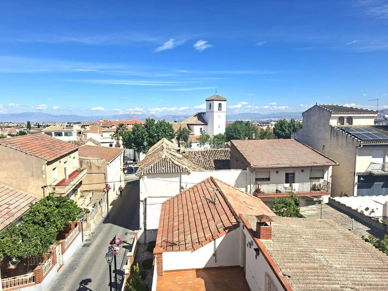 Foto e8ff42e3-5d4e-4434-80d6-6ef7e26c0ef4. Lloguer àtic amb calefacció aparcament a Ogíjares