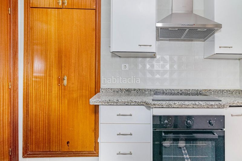 Foto a4af3bc2-9100-4da6-a007-c48df5638389. Casa adossada amb aparcament a Cúllar Vega