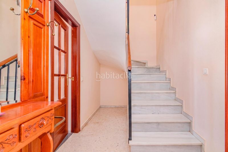 Foto d8ab64e9-83ce-4152-8abc-222863a6fd6b. Casa adossada amb aparcament a Cúllar Vega