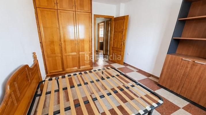 Foto 6158327f-8186-4d2c-88a5-975d527c27e4. Casa adossada amb aparcament a San Francisco - El Chorrillo Gabias (Las)