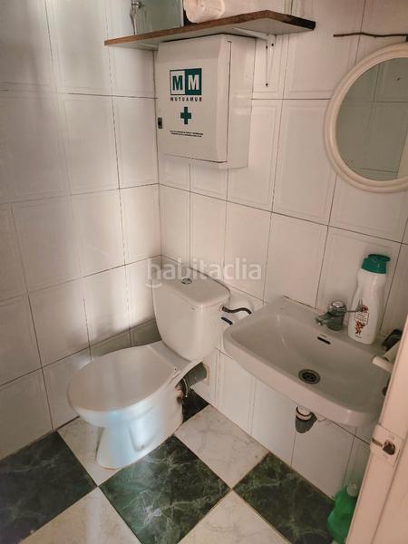 Foto 108c43f7-ac20-4fdb-b2a4-ae732171bd81. Alquiler local comercial gran local completamnete diafano en avenida Joaquina Eguaras en Granada