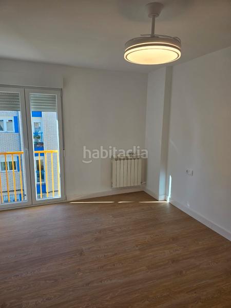 Foto f1a97ae2-ff0b-426c-a7c4-36b2e768b2dc. Alquiler piso vivienda en alquiler sin muebles en parque nueva en Granada