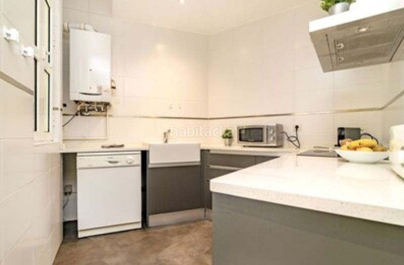 Foto c1b8c69d-8638-447d-b01f-e1db28b3a190. Rent flat in Centre Roses