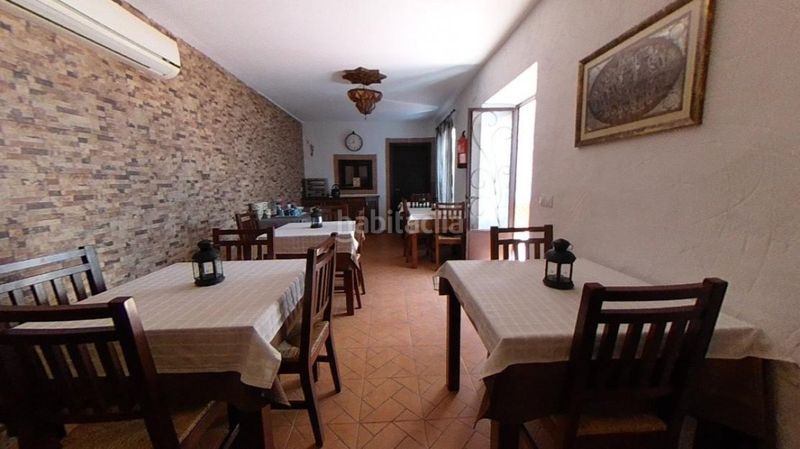 Foto f5b13941-316d-431d-96e7-f53cb757cb16. Edifici a Almodóvar del Río