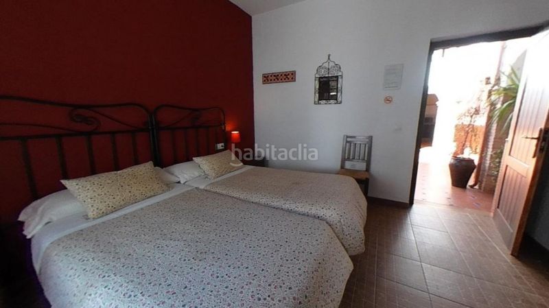 Foto f8b5e006-da83-464f-b1fe-424ef38b01fd. Edifici a Almodóvar del Río