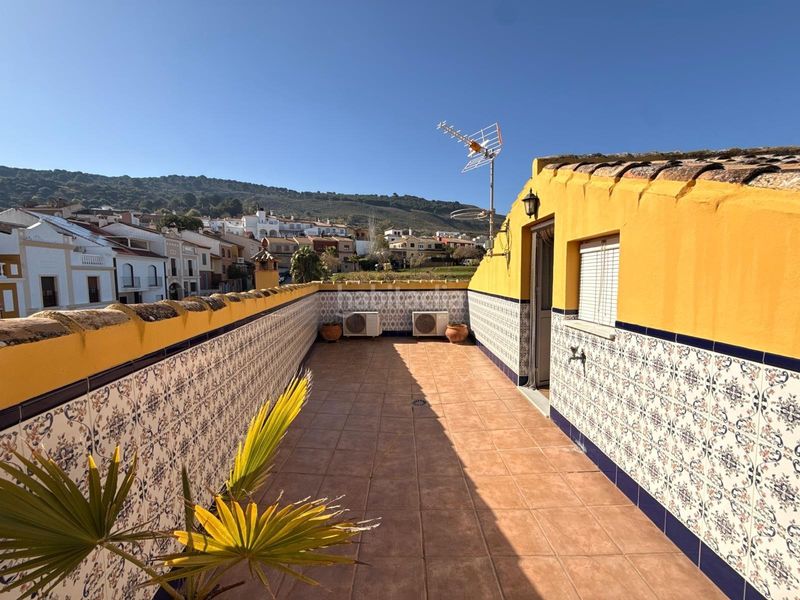 Foto d02d6d13-fc66-4573-9784-a3381a5152f1. Casa amb aparcament a Fuentemora Antequera