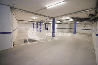 Motorcycle parking in N-152a 236