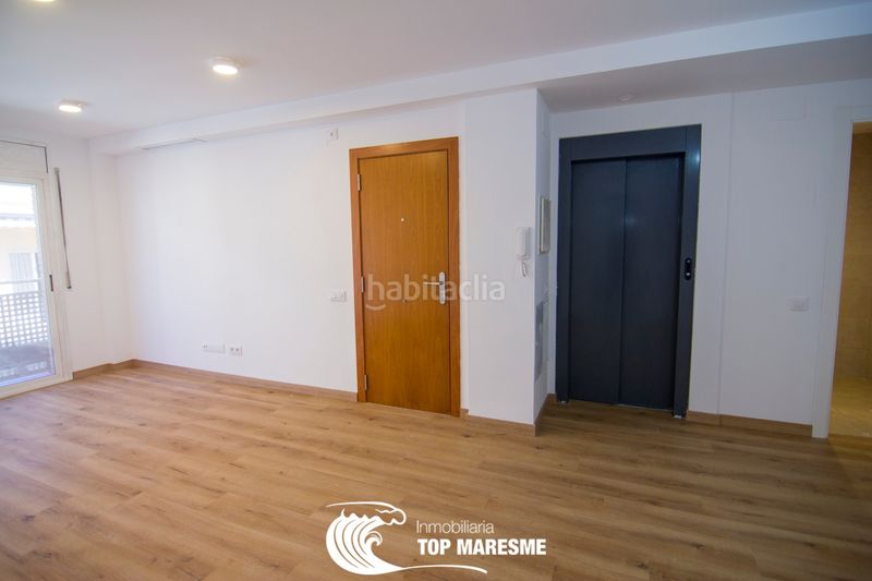 Foto 8bd50d35-0f14-44c4-819f-9d9a7a580fe3. Dúplex amb calefacció a Canovelles