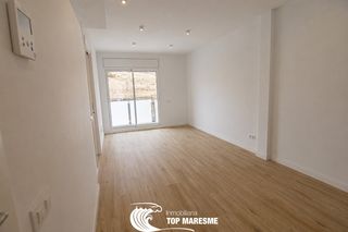 Rent Flat in Carrer barcelona 78. Piso de obra nueva en alquiler con 2 balcones, opción de parking