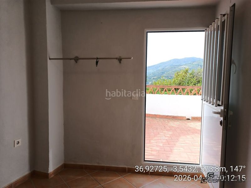 Foto b949e17d-61b5-4f9b-badf-ec18a08d4a78. Casa adossada a Lecrín
