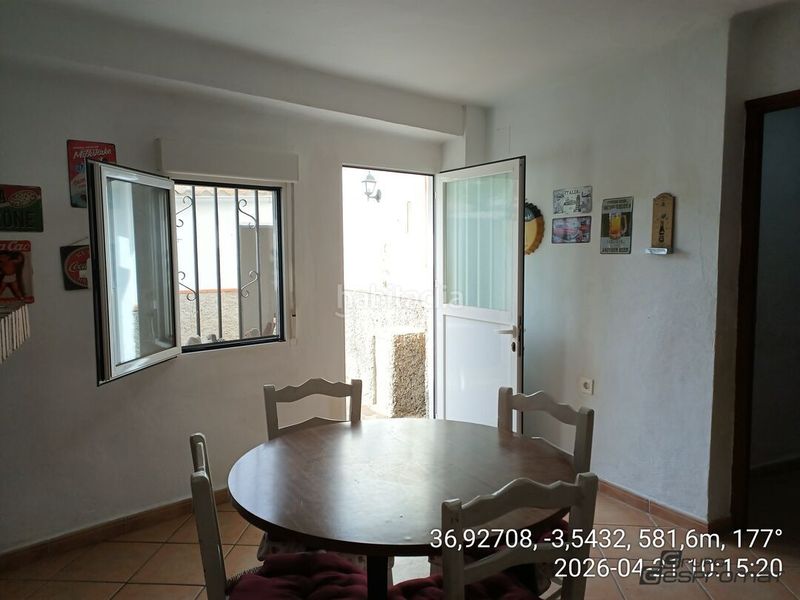 Foto e0354578-f6d9-45e9-8e9b-3f7ff4aa2077. Casa adossada a Lecrín