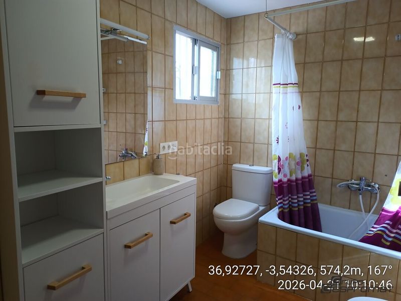 Foto e0c1f9af-54e9-4297-a3bb-bb4627b4eaf6. Casa adossada a Lecrín
