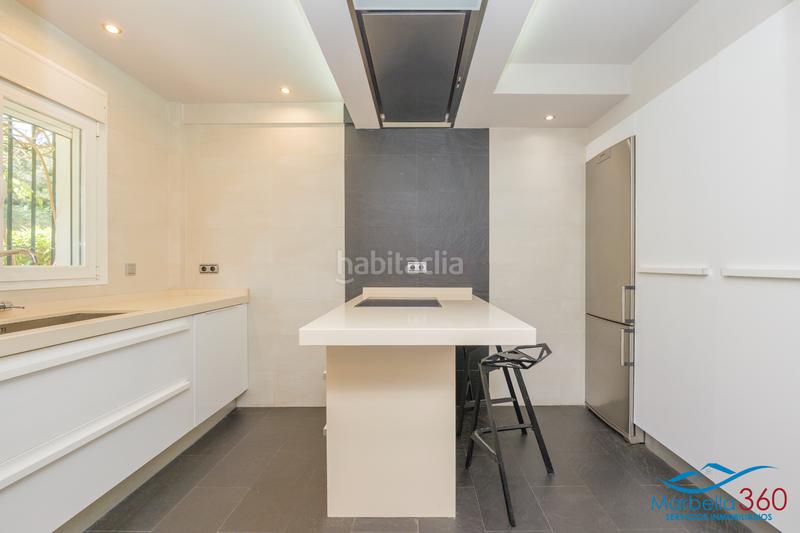 Foto 95256dc3-95b2-4536-8996-369bcab7e7ad. Casa a schiera in calle higueral de artola 25 in Cabopino - Artola Marbella