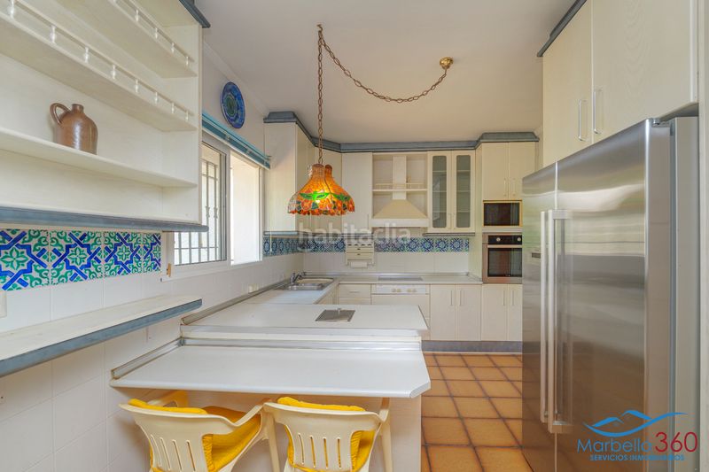 Foto 2152c53d-fa5e-4e29-bbf8-48a88b7f7bb7. Chalet dans calle la morera 19 dans Valdeolletas - Las Cancelas - Xarblanca Marbella