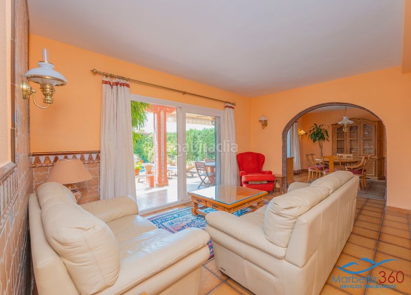 Foto 59fe4479-805a-4a2c-9ee3-18f583b79ed1. Chalet dans calle la morera 19 dans Valdeolletas - Las Cancelas - Xarblanca Marbella