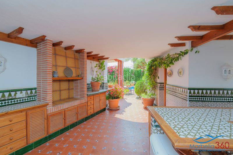 Foto 734a61ef-1b37-43ea-af66-a510be45df0e. Chalet dans calle la morera 19 dans Valdeolletas - Las Cancelas - Xarblanca Marbella
