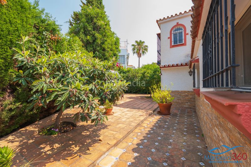 Foto 749d9771-25eb-46c6-87db-1d1d7e33d7a1. Chalet dans calle la morera 19 dans Valdeolletas - Las Cancelas - Xarblanca Marbella