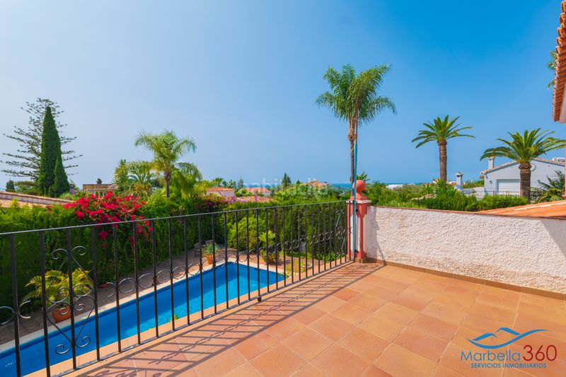 Foto 7dad8a22-a061-4c1a-bac2-d47731207637. Chalet dans calle la morera 19 dans Valdeolletas - Las Cancelas - Xarblanca Marbella