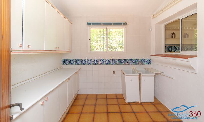 Foto 8ce2f540-6297-4297-aa24-4d19782e54b9. Chalet dans calle la morera 19 dans Valdeolletas - Las Cancelas - Xarblanca Marbella