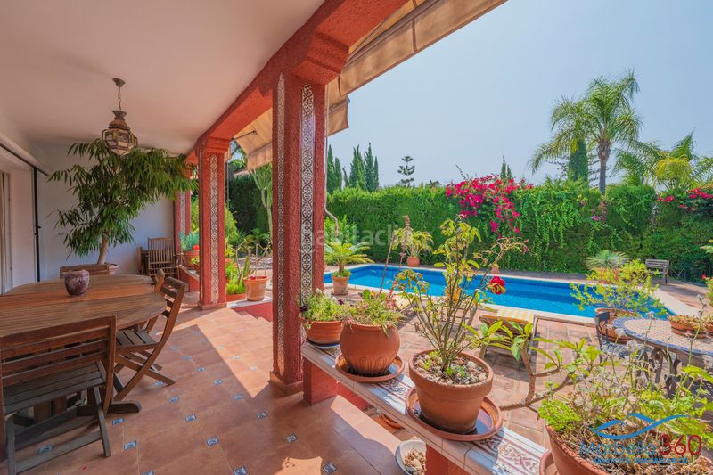 Foto b5d46f11-856b-4e9b-b854-a655d2ea85cb. Chalet dans calle la morera 19 dans Valdeolletas - Las Cancelas - Xarblanca Marbella