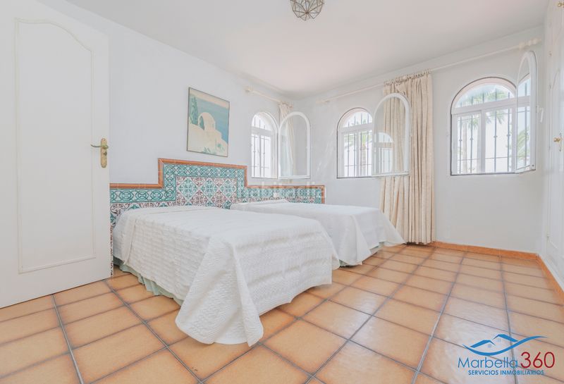 Foto cf1ba98c-fcaf-4526-9101-3dc24e11bcbd. Chalet dans calle la morera 19 dans Valdeolletas - Las Cancelas - Xarblanca Marbella