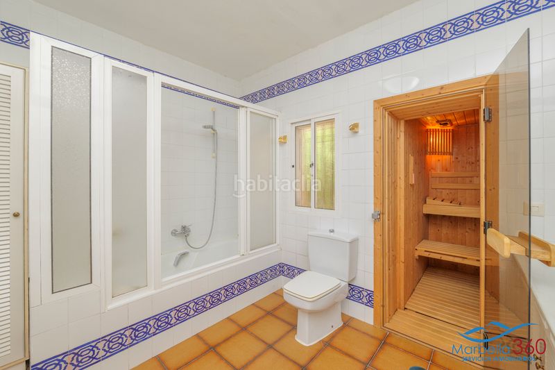 Foto f5f3d8c6-6dae-44a7-b1ff-fca9262cbc97. Chalet dans calle la morera 19 dans Valdeolletas - Las Cancelas - Xarblanca Marbella