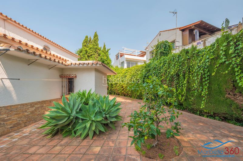 Foto f716abee-f5e9-4fb5-ab1a-4e5e8db43244. Chalet dans calle la morera 19 dans Valdeolletas - Las Cancelas - Xarblanca Marbella