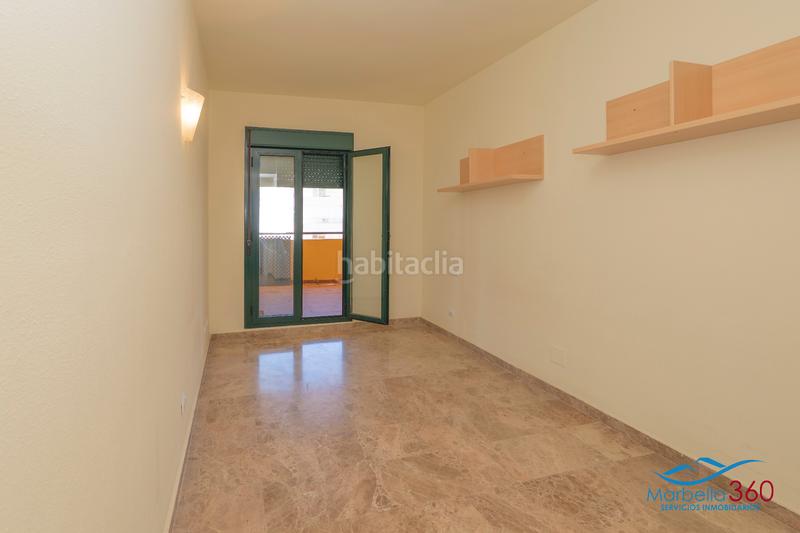 Foto d6905bed-73db-481f-8726-2fafb30d372f. Pis a avenida de barcelona 6t a Nueva Alcántara Marbella